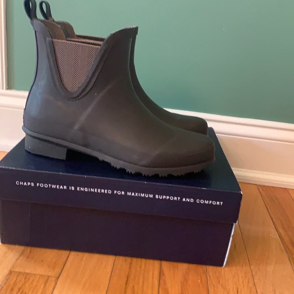 Chaps Black Chelsea Rain Boots Waterproof Ankle Booties Women’s Size 6